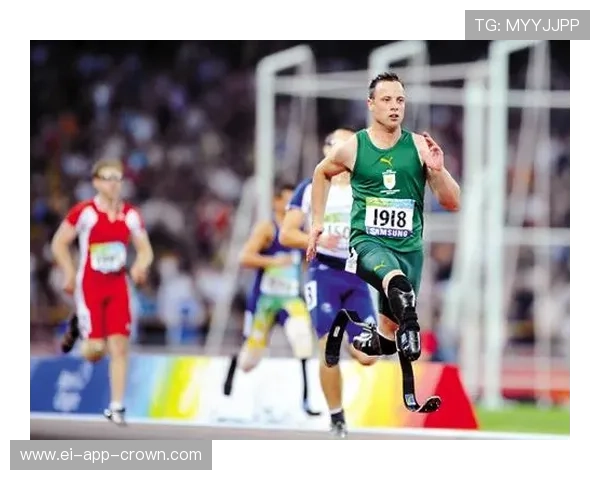 奥斯卡·皮斯托瑞斯穿西装倒像富豪派对主角，赛场那副狠劲儿去哪儿了？