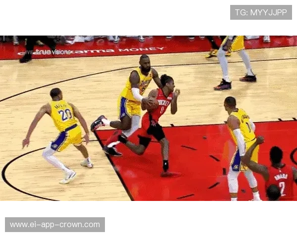 判罚标准：接触程度是裁判认定犯规的核心依据